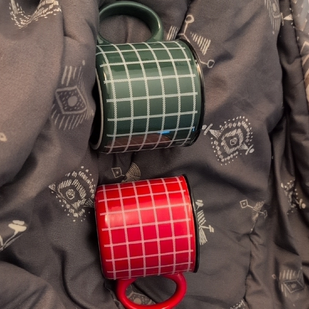 Plaid Mugs Green Red Set of 2